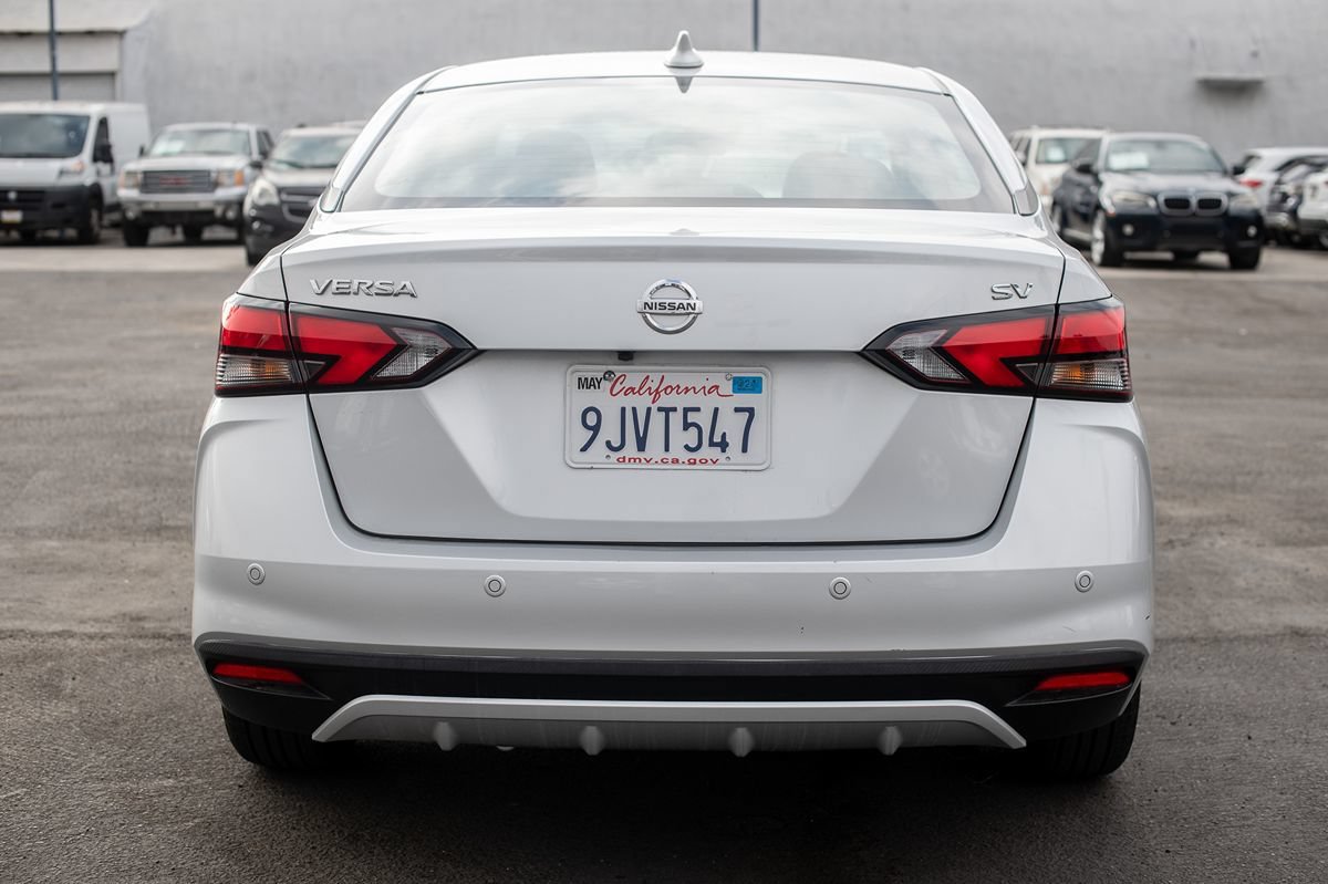 Used 2021 Nissan Versa SV FWD image 4