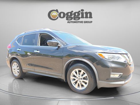 Used 2018 Nissan Rogue SV w/ Premium Package FWD image 7