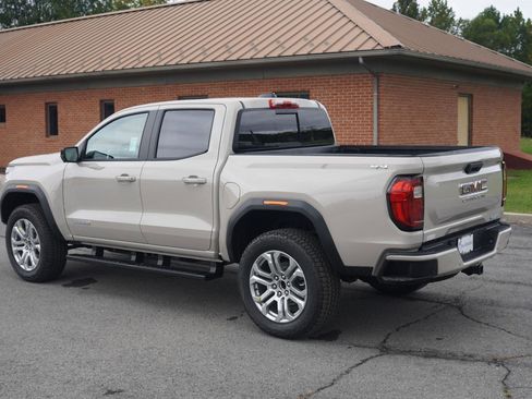 New 2026 GMC Canyon Elevation w/ Convenience Package image 6