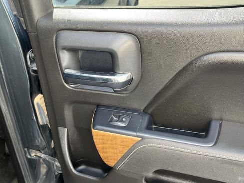Used 2017 Chevrolet Silverado 1500 LTZ AWD/4WD image 22