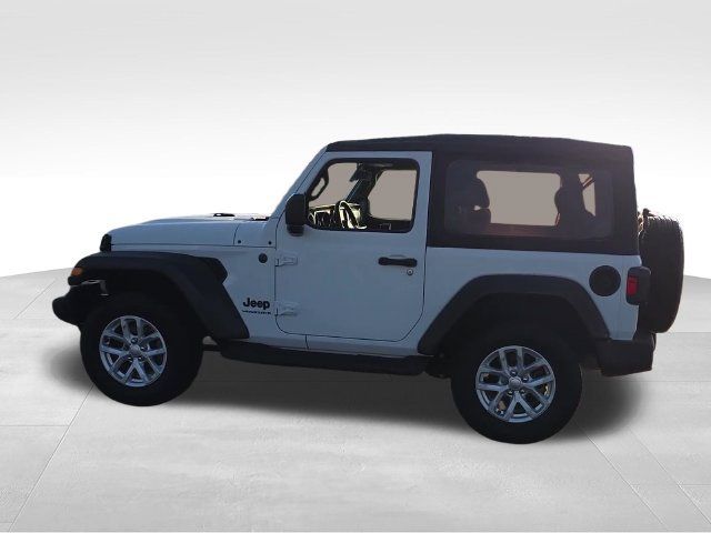 Used 2023 Jeep Wrangler Sport AWD/4WD image 6