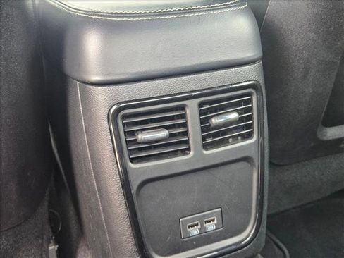 Used 2019 Chrysler 300 S image 17