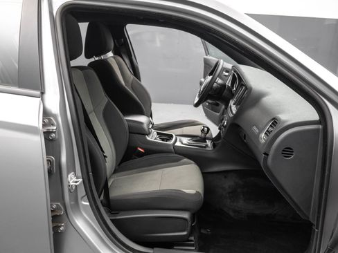 Used 2015 Dodge Charger SXT image 40