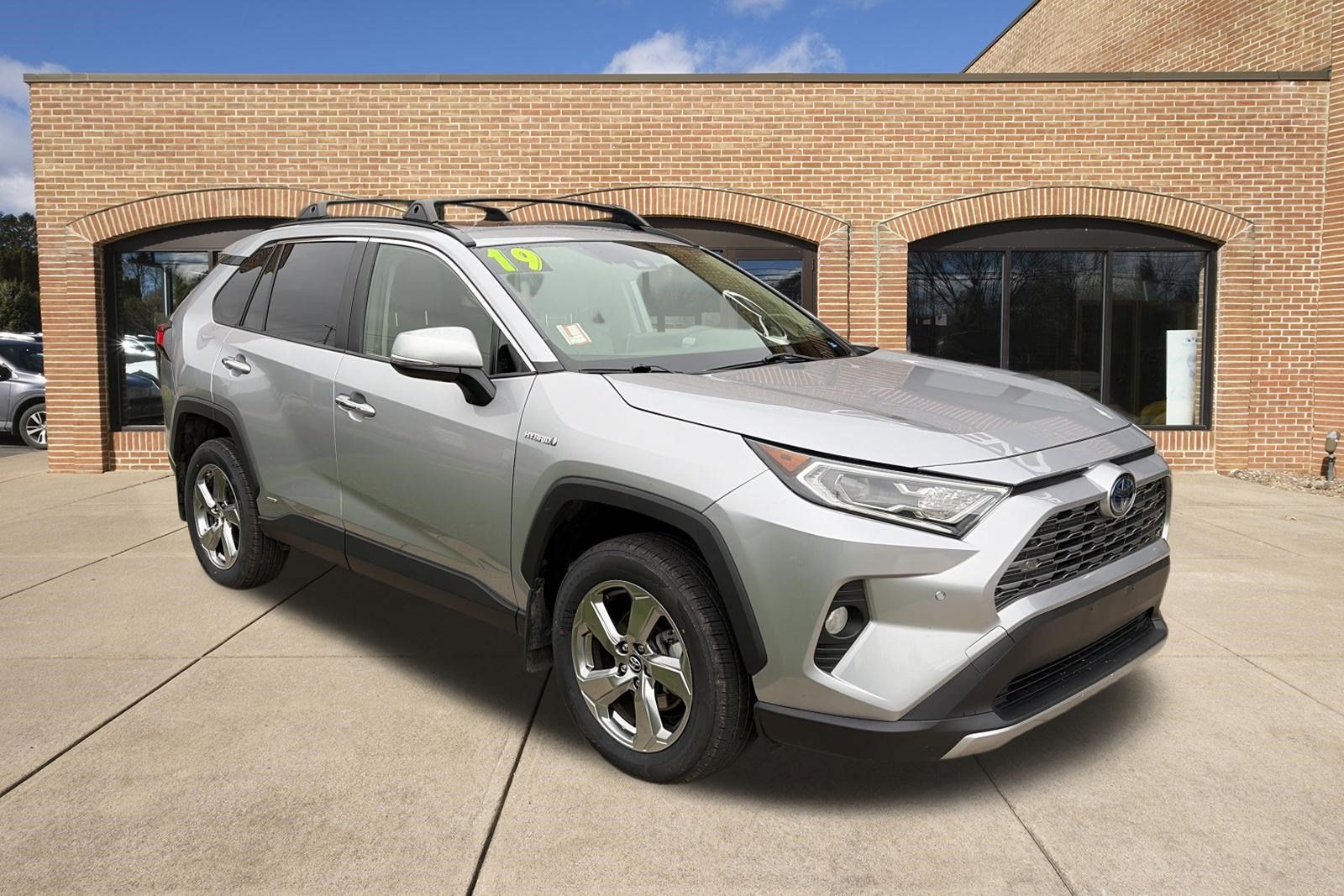 Used 2019 Toyota RAV4 Limited w/ Carpet Mat Package AWD/4WD image 1