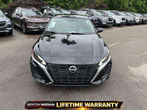 Used 2024 Nissan Altima 2.5 SV w/ SV Premium Package FWD image 9