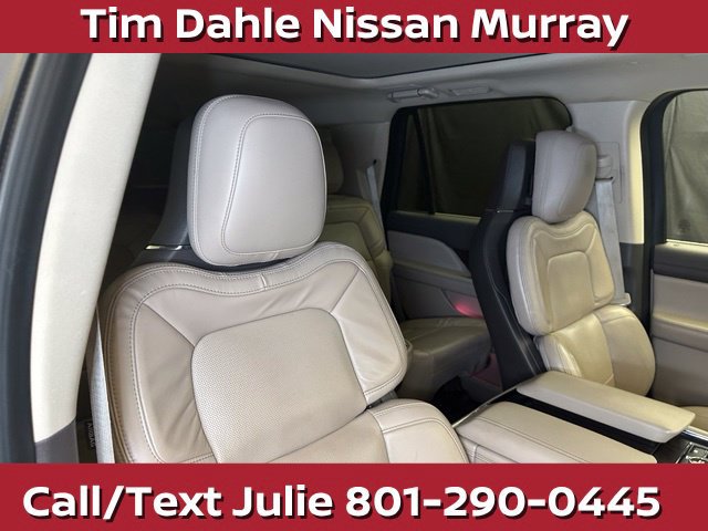 Used 2022 Lincoln Navigator Reserve AWD/4WD image 16