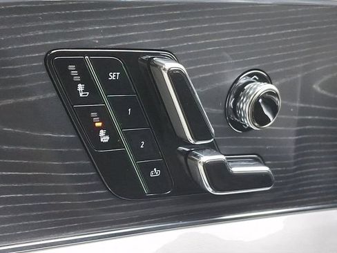 Used 2024 Cadillac Lyriq Luxury AWD/4WD image 27