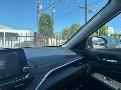 Used 2025 Nissan Altima 2.5 SV FWD image 36