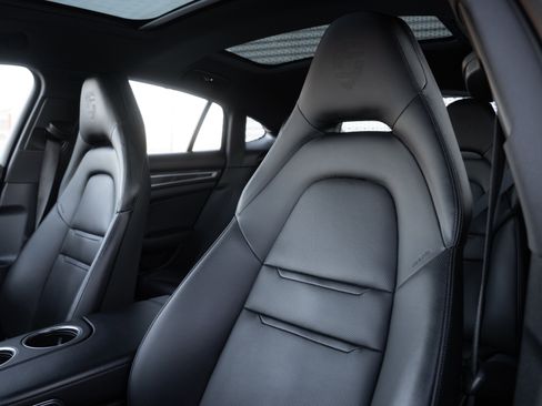 Used 2023 Porsche Panamera 4 image 26