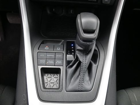 Certified 2022 Toyota RAV4 XLE image 25