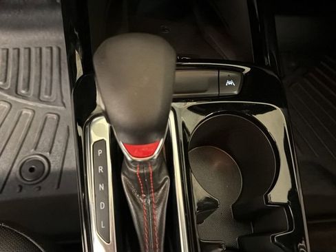 Used 2024 Chevrolet Trax RS w/ Sunroof Package image 23