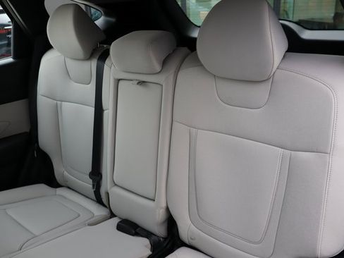 Used 2025 Hyundai Tucson SE image 14