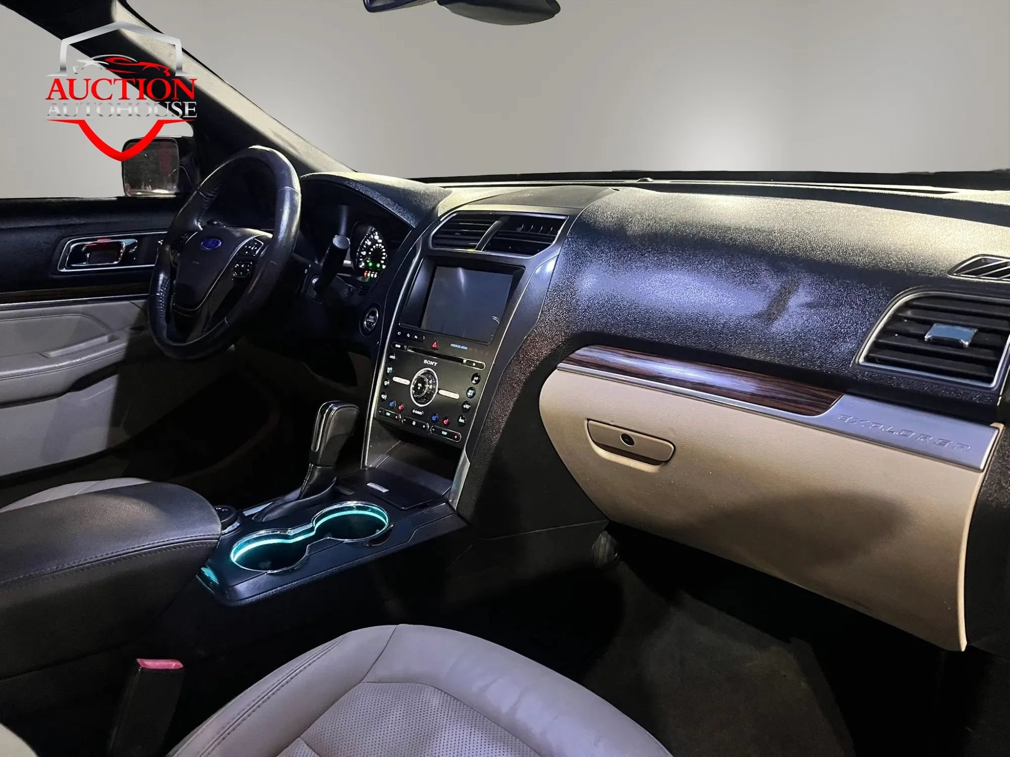 Used 2018 Ford Explorer Limited w/ Equipment Group 301A AWD/4WD image 24