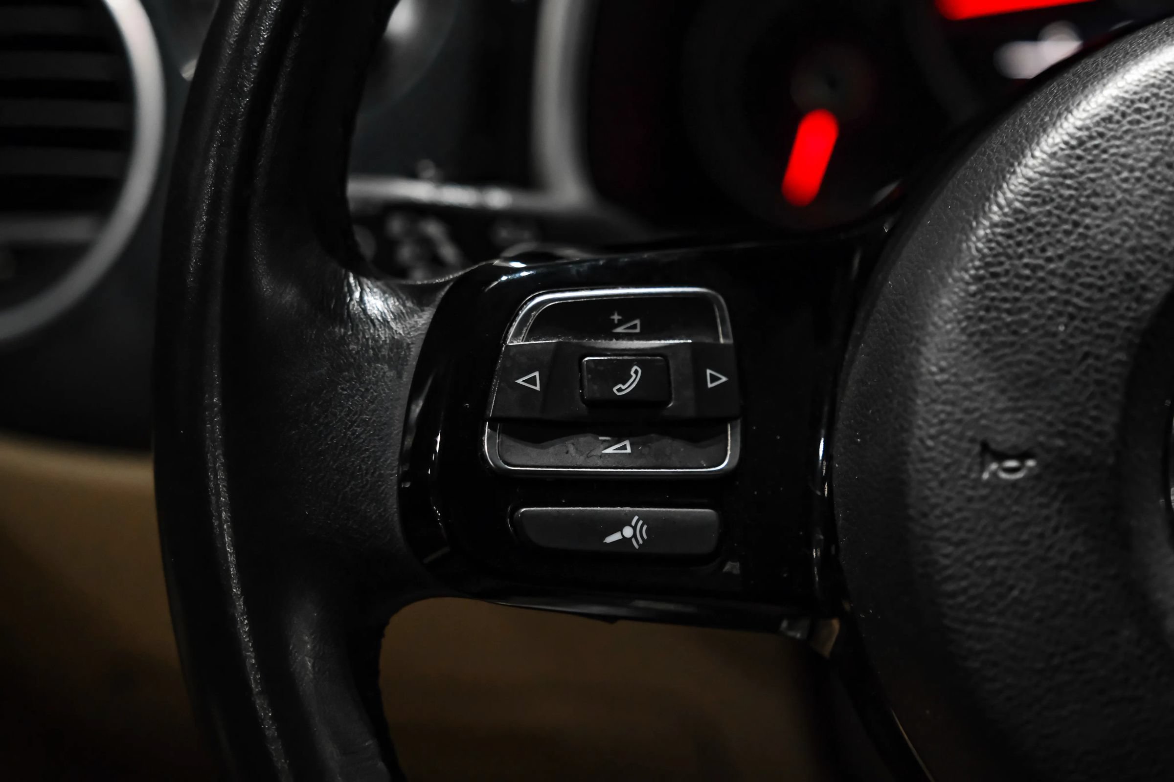 Used 2013 Volkswagen Beetle 2.0T FWD image 20