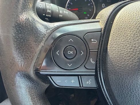 Used 2021 Toyota RAV4 XLE AWD/4WD image 16