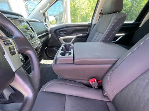 Used 2017 Nissan Titan S AWD/4WD image 15