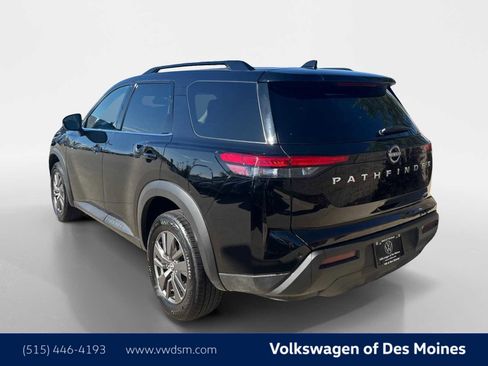 Used 2025 Nissan Pathfinder SV image 4