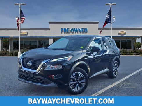 Used 2023 Nissan Rogue SV image 1