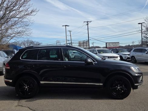Used 2017 Volkswagen Touareg Wolfsburg Edition image 7