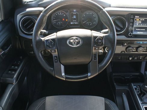 Used 2021 Toyota Tacoma TRD Sport image 5