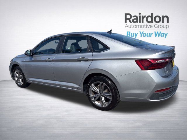 Used 2024 Volkswagen Jetta SE FWD image 5