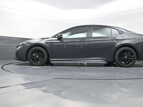 Used 2026 Toyota Camry SE FWD image 34
