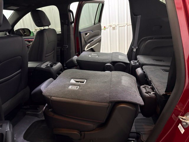 Used 2025 Chevrolet Traverse RS AWD/4WD image 17