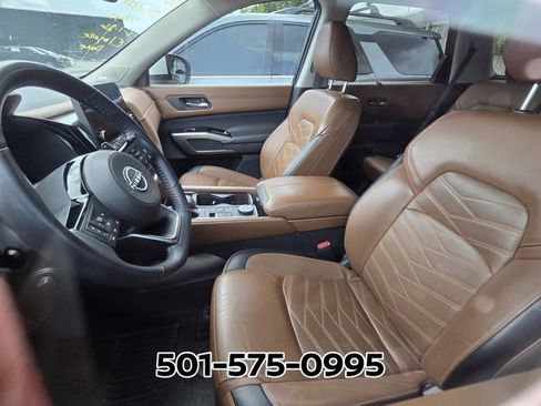 Used 2024 Nissan Pathfinder Platinum w/ Cargo Package AWD/4WD image 9