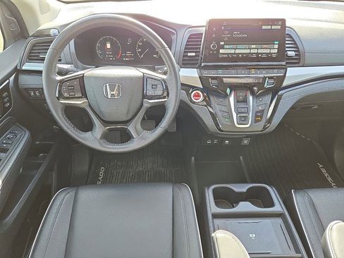 Used 2025 Honda Odyssey Touring image 17