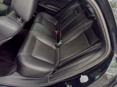 Used 2019 Chrysler 300 S w/ 300S Premium Group 2 RWD image 15
