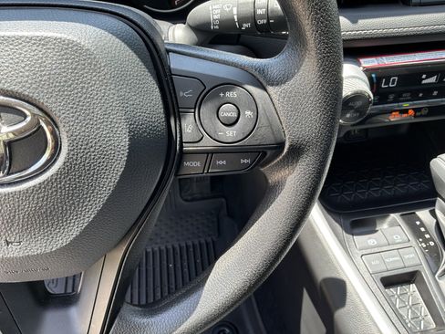 Used 2025 Toyota RAV4 XLE w/ Convenience Package image 20