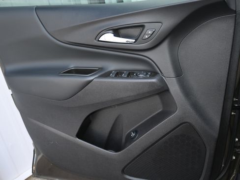 Used 2024 Chevrolet Equinox LT image 15