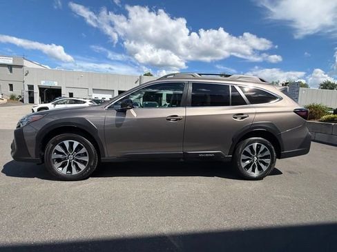 Used 2023 Subaru Outback Limited XT AWD/4WD image 4