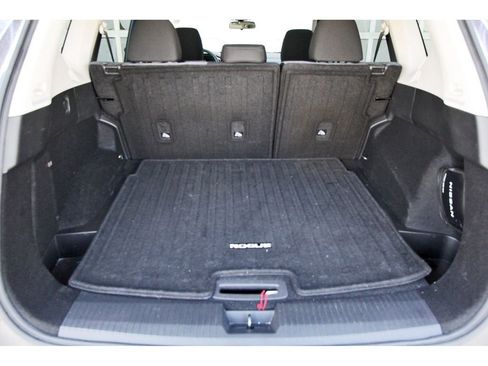 Certified 2022 Nissan Rogue SV FWD image 27