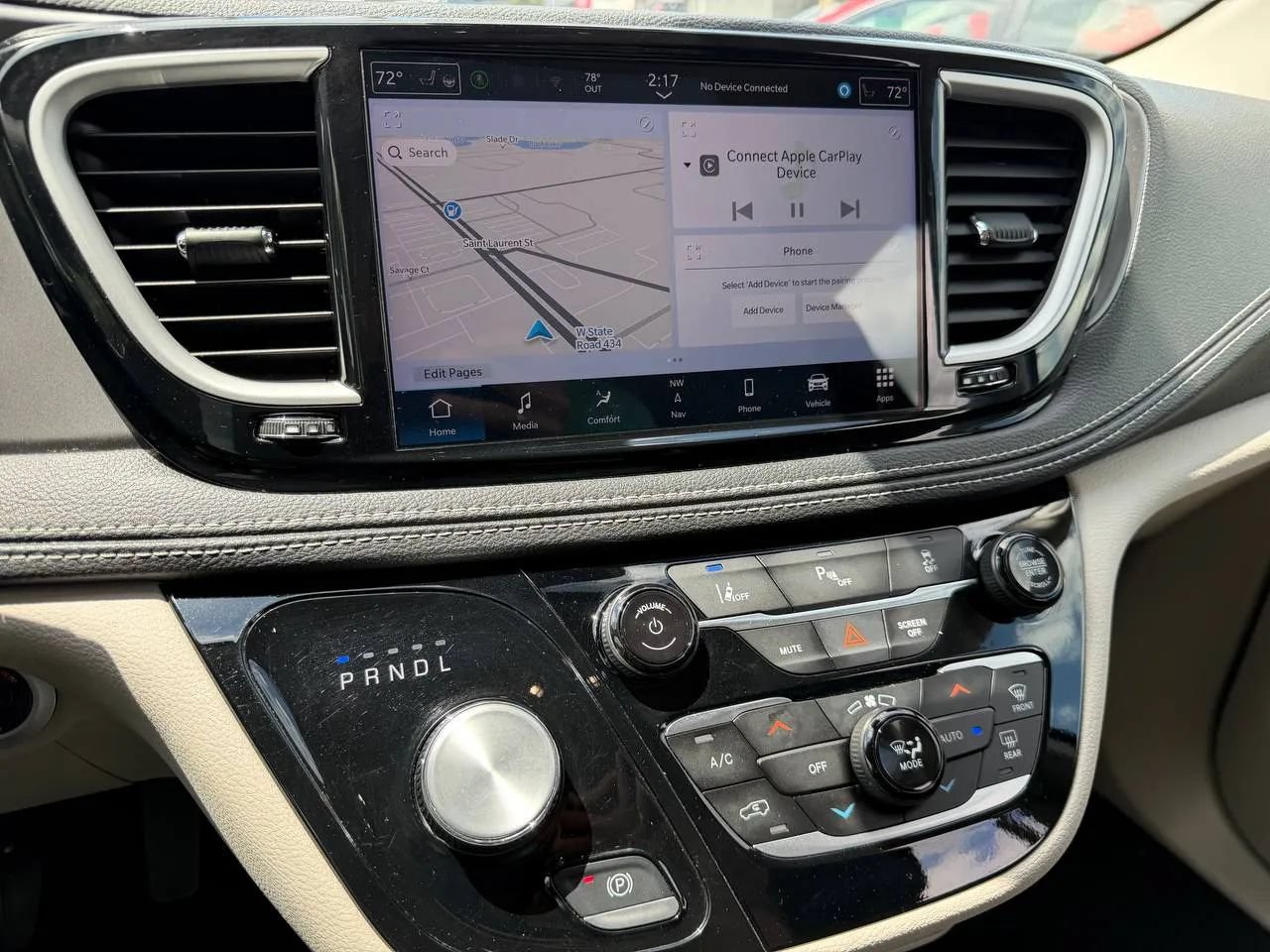 Used 2024 Chrysler Pacifica Limited FWD image 23