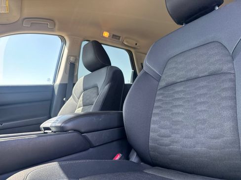 Certified 2025 Nissan Pathfinder SV FWD image 41