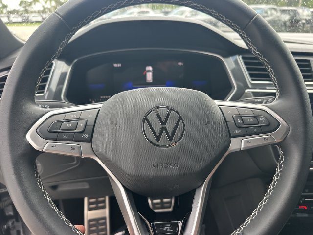 Used 2023 Volkswagen Tiguan SE R-Line FWD image 16