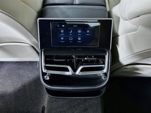 Used 2026 Bentley Flying Spur Azure AWD/4WD image 27