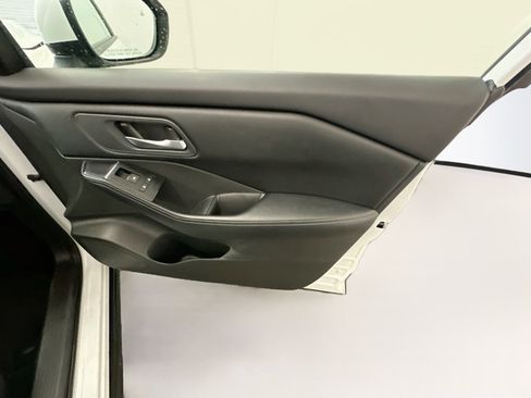 Used 2025 Nissan Rogue SV AWD/4WD image 33