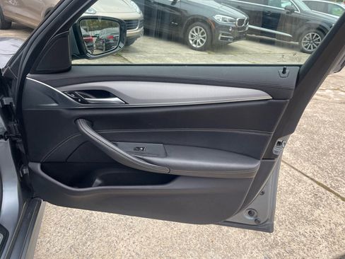 Used 2018 BMW 530i w/ M Sport Package image 17