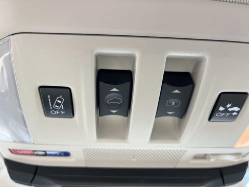 Used 2019 Subaru Ascent Premium image 28