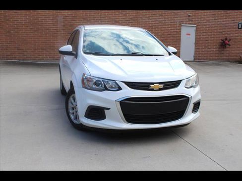 Used 2017 Chevrolet Sonic LT image 1