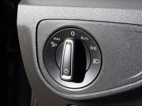 Used 2023 Volkswagen Atlas SEL AWD/4WD image 19