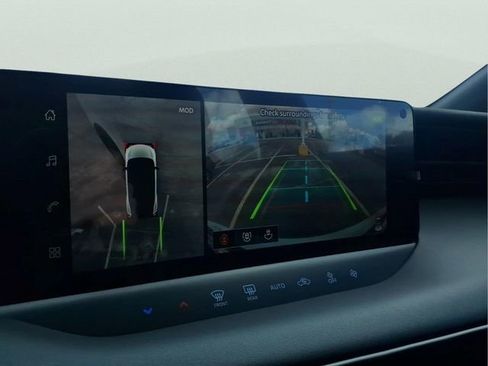 New 2026 Nissan Leaf FWD image 10
