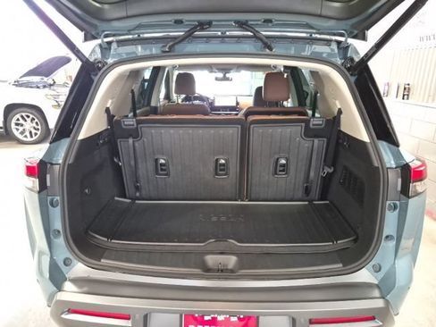 New 2026 Nissan Pathfinder Platinum AWD/4WD image 22