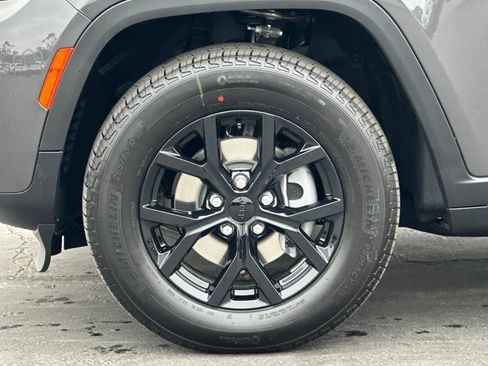 New 2026 Jeep Grand Cherokee 4WD image 25