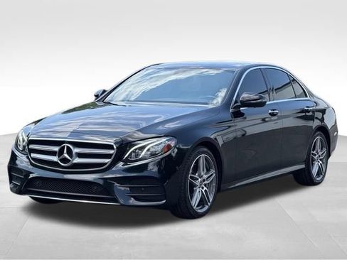 Used 2020 Mercedes-Benz E 350 4MATIC Sedan image 3