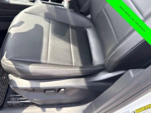 Used 2019 Volkswagen Tiguan SE AWD/4WD image 17