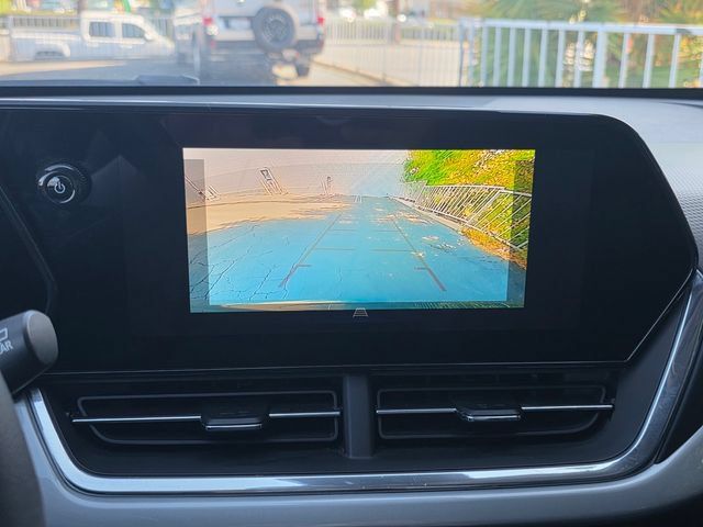 Used 2025 Chevrolet Trax LT FWD image 25