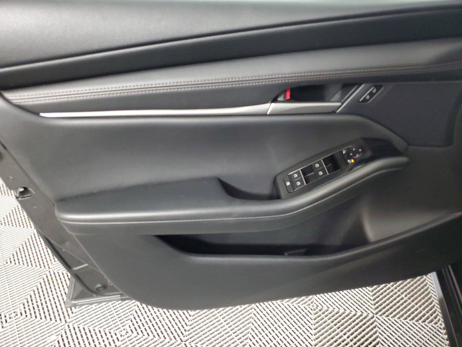 Used 2024 MAZDA MAZDA3 s FWD image 18